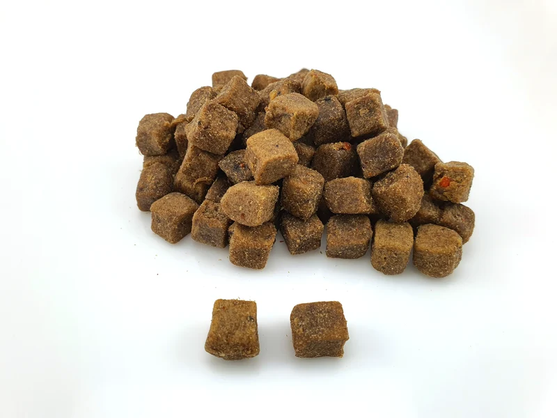 DeliBest Katze Adult Sensitive Complete Katze Schweizer Hähnchen kaltgepresst
