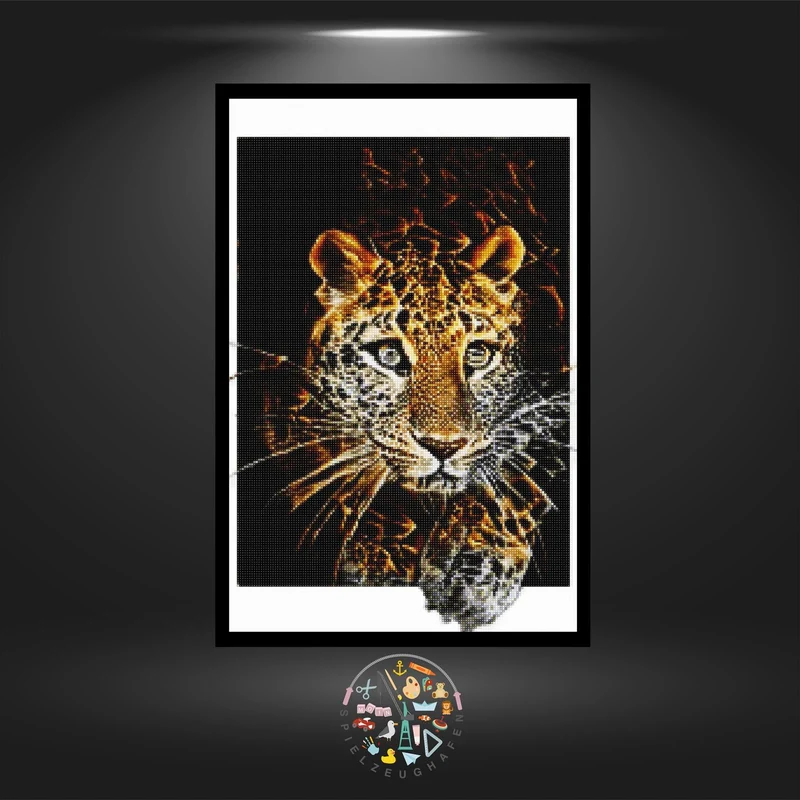 Leopardin Aziza - Quadratisch