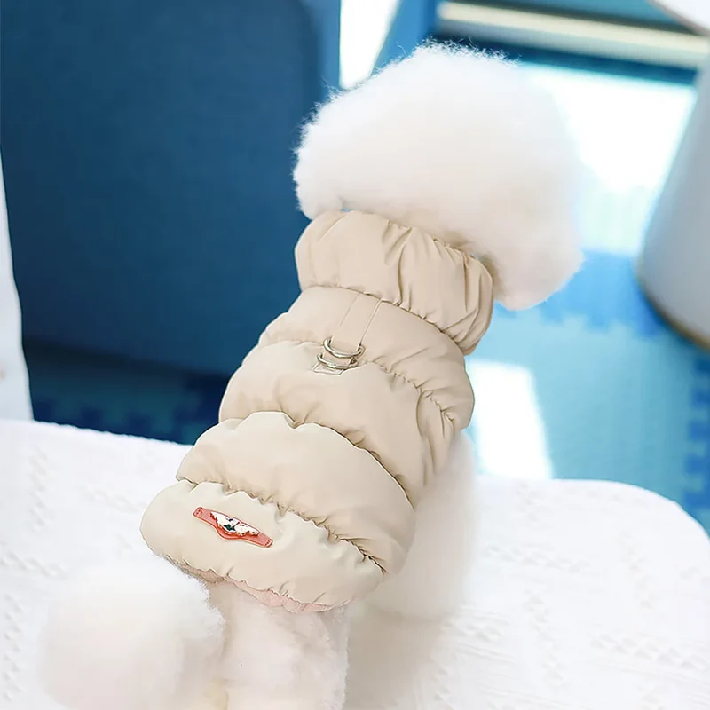 Winterjacke für Hunde und Katzen gefüttert und warm