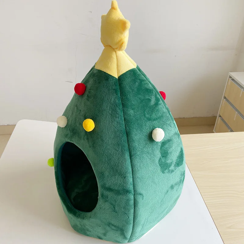 Haustierbett im Weihnachtsbaum-Design
