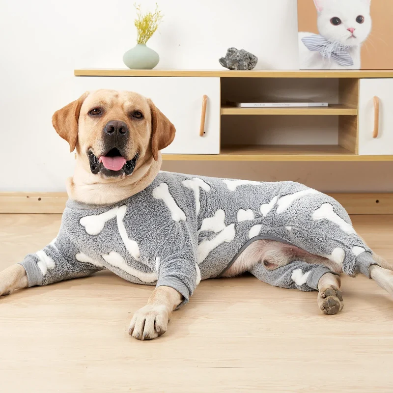 Warmer Hundepyjama für den Winter flauschig und dehnbar