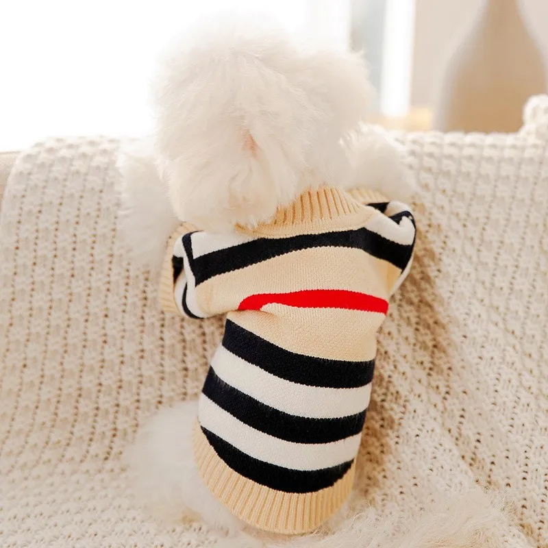 Hundecardigan aus Strick warm und gestreift