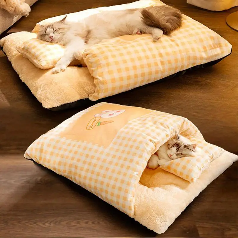 Warmer Katzen-Schlafsack als Höhle