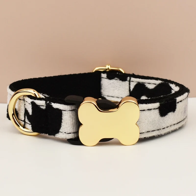 Personalisiertes Samt-Hundehalsband mit Gravur & Stil