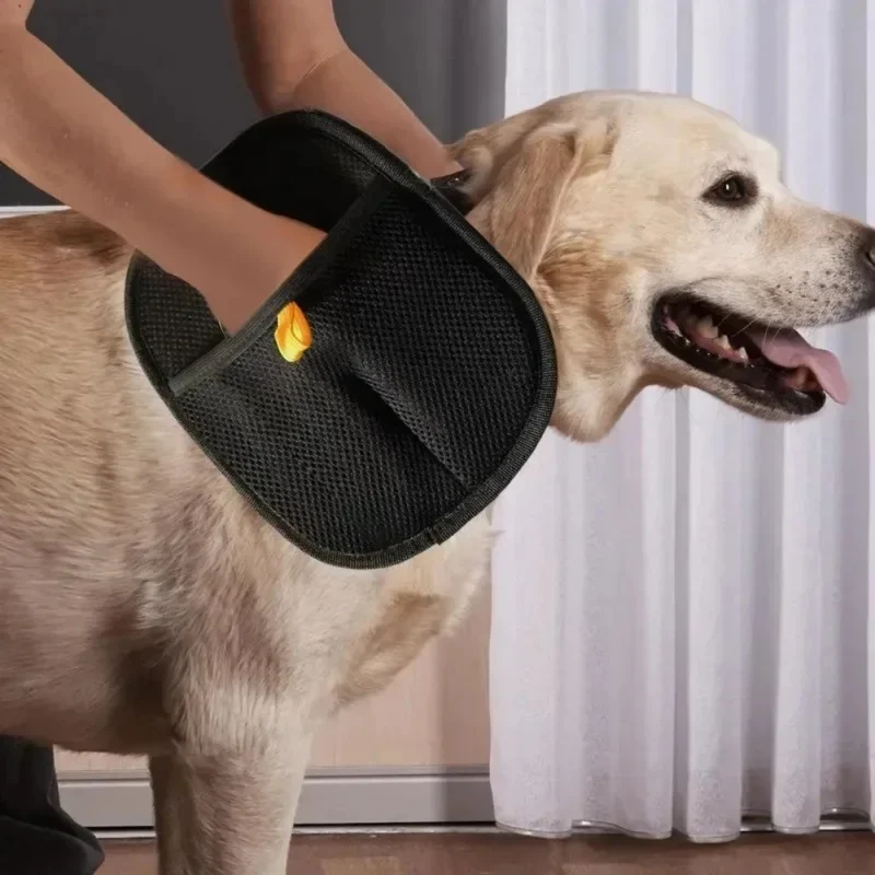 Elektrostatischer Tierhaar-Handschuh mit Zweiwege-Borsten