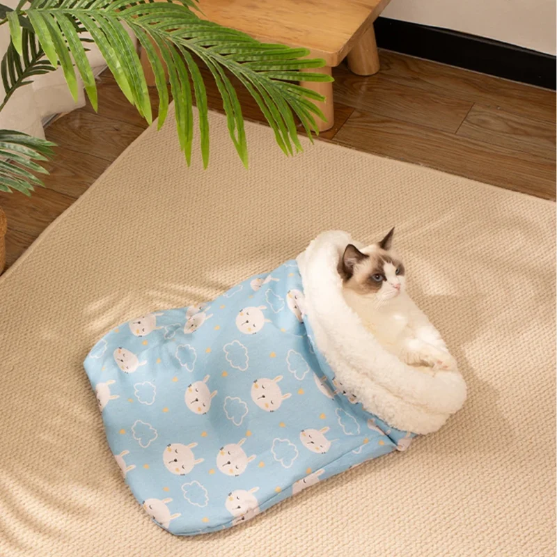 Gepolsterter Plüsch-Katzenschlafsack