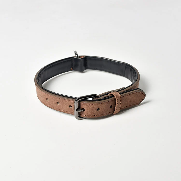 Personalisiertes Hundehalsband aus Leder mit Namensgravur
