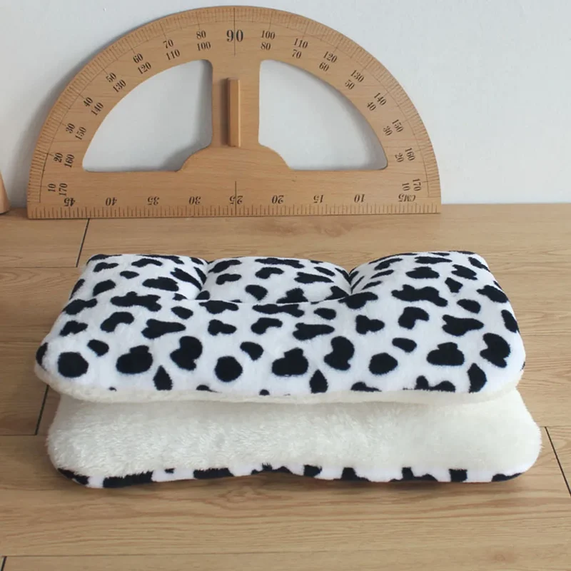 Fleece Dog Blanket Machine Washable Pet Bed Mat Soft and Warm Cat & Dog Cage Sleep Mat for Kennel Crate Cushion for Large Dogs