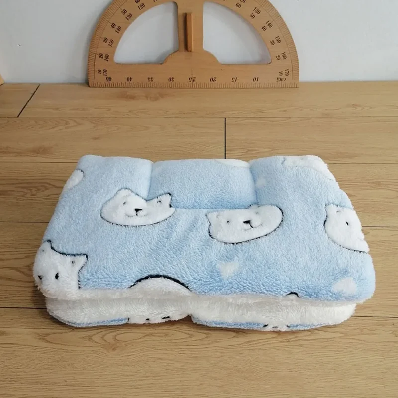 Fleece Dog Blanket Machine Washable Pet Bed Mat Soft and Warm Cat & Dog Cage Sleep Mat for Kennel Crate Cushion for Large Dogs