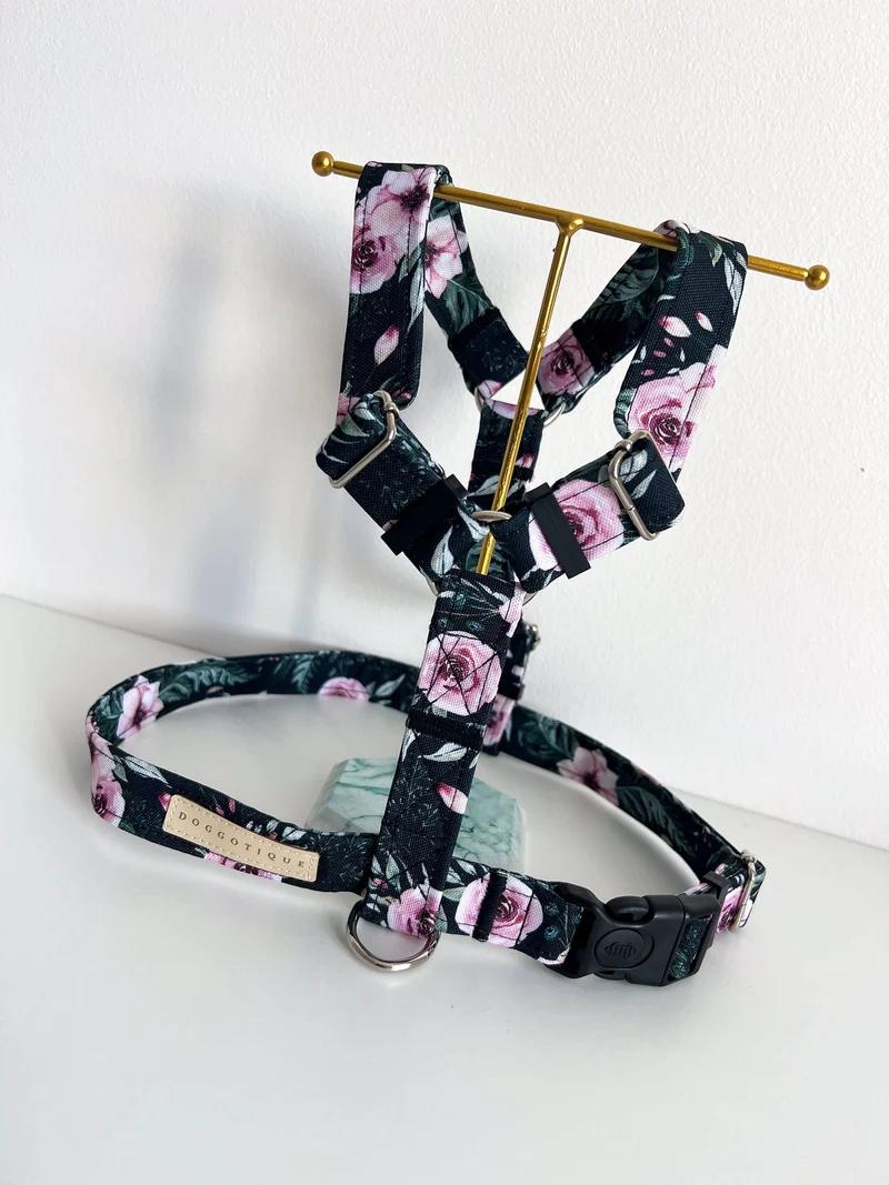 Hundegeschirr Dark Roses, Verstellbar & Handmade