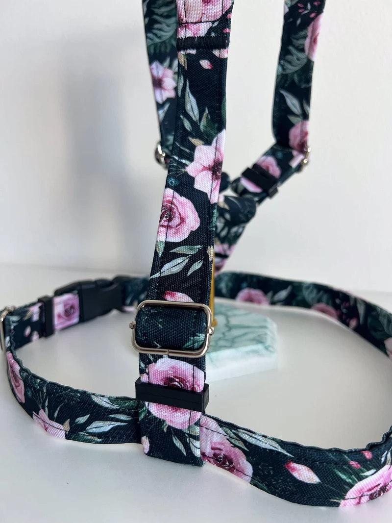Hundegeschirr Dark Roses, Verstellbar & Handmade