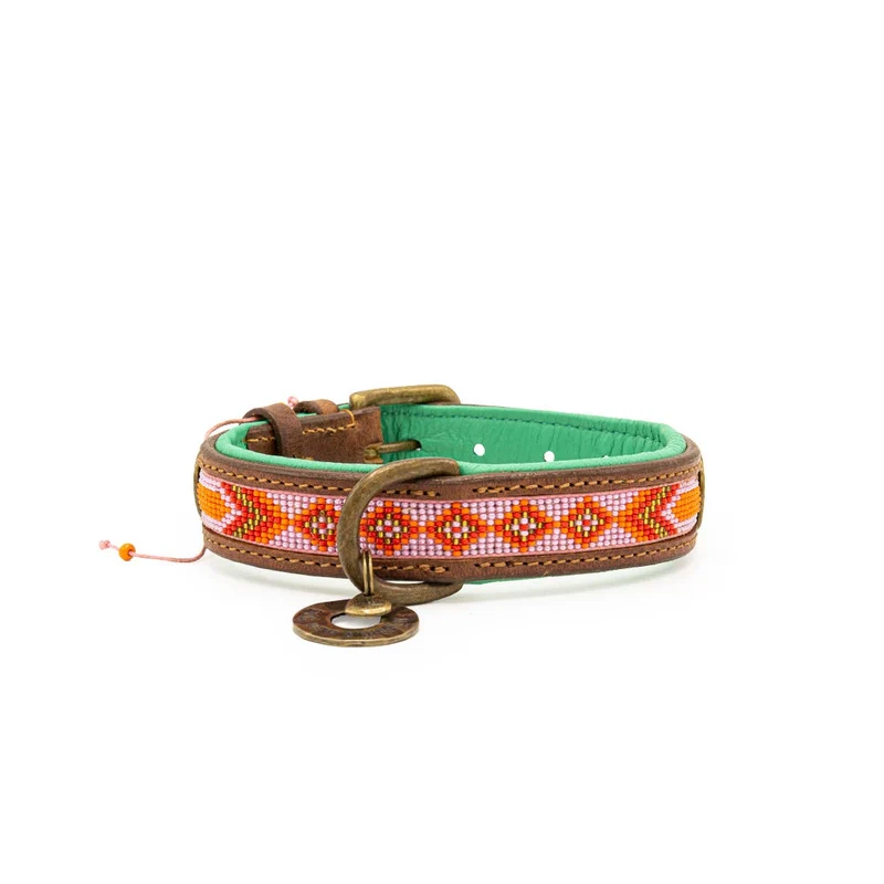 Halsband „Sweet Mae“ – handgefertigt aus Leder mit rosa Perlen