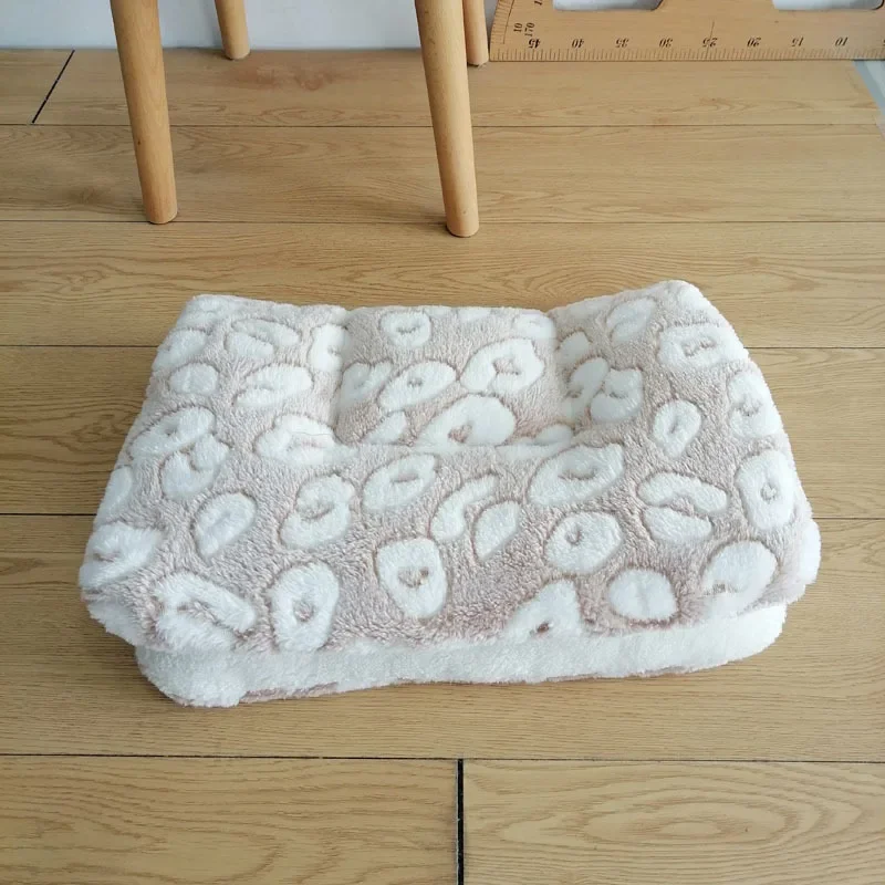 Flannel Pet Mat Dog Bed Cat Bed Thicken Sleeping Mat Dog Blanket Mat For Puppy Kitten Pet Dog Bed for Small Large Dogs Pet Rug