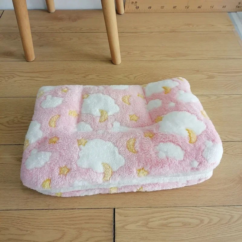 Flannel Pet Mat Dog Bed Cat Bed Thicken Sleeping Mat Dog Blanket Mat For Puppy Kitten Pet Dog Bed for Small Large Dogs Pet Rug