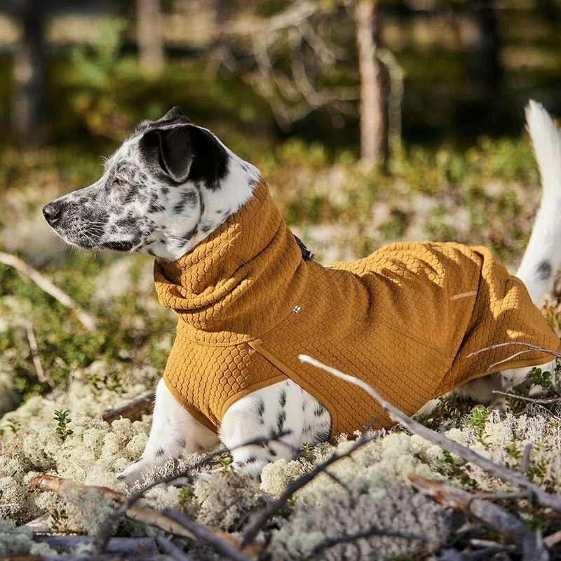 Wärmende Hundejacke Warming Midlayer von Hurtta | Super bequem & recyceltes Material | Desert