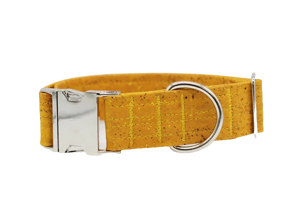 Hundehalsband mit Klickverschluss | Korkleder | Robust & Vegan | Senf/Silber