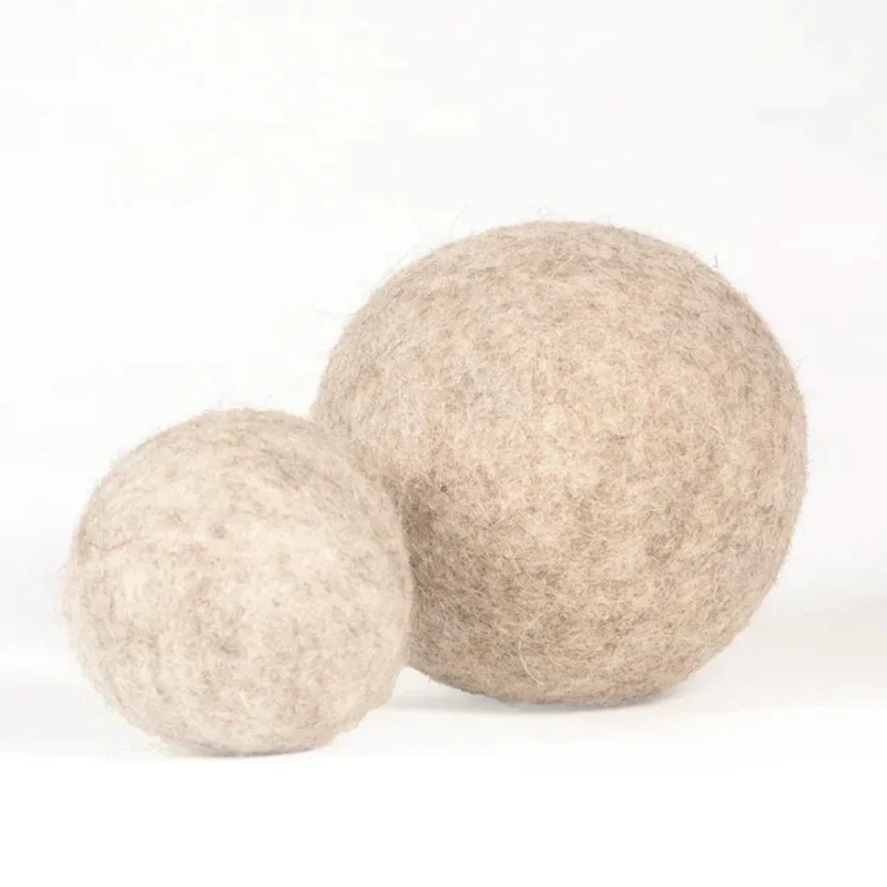 Hundespielzeug "La Bola" Hundeball | 100% Schafwolle | Zahnpflegend & schwimmfähig | Beige