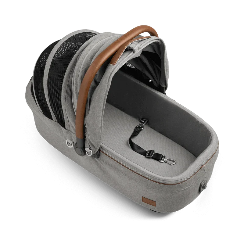 Isofix Autositz & Transportbox Maeve™ Medium Rigid von Tavo für Hunde bis 13.6 kg | GREENGUARD-Gold-Zertifizierung | Farbe: Merle