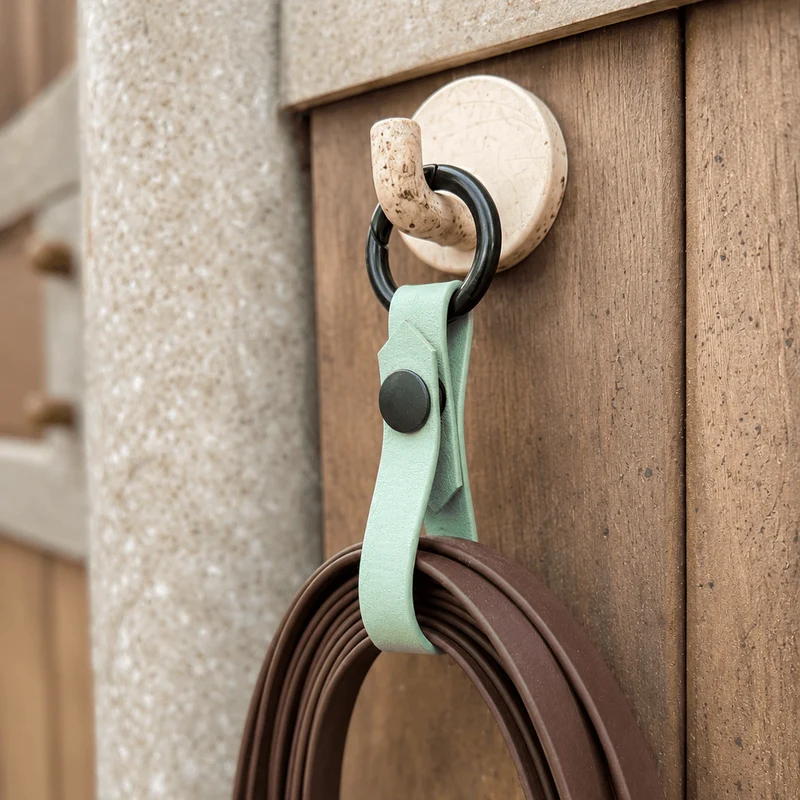 StallSchlaufe – praktischer Longenhalter aus Biothane