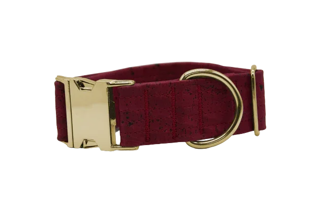 Hundehalsband mit Klickverschluss | Korkleder | Robust & Vegan | Dunkelrot/Gold