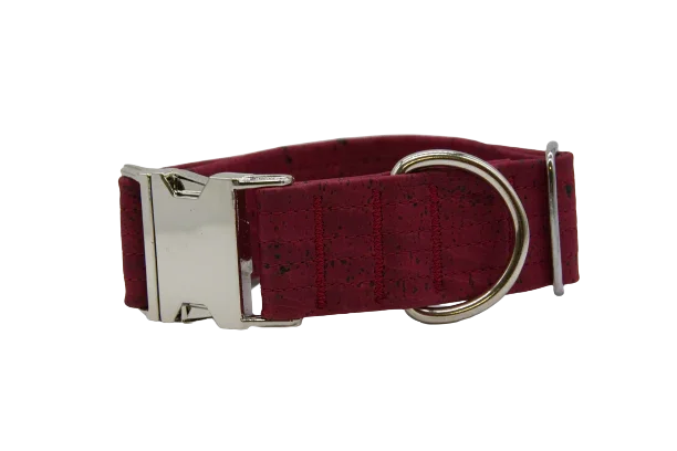 Hundehalsband mit Klickverschluss | Korkleder | Robust & Vegan | Dunkelrot/Silber