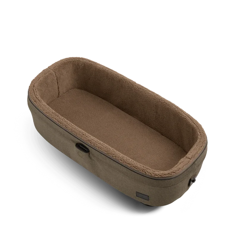 Isofix Autositz & Transportbox Maeve™ Medium Rigid von Tavo für Hunde bis 13.6 kg | GREENGUARD-Gold-Zertifizierung | Farbe: Brindle