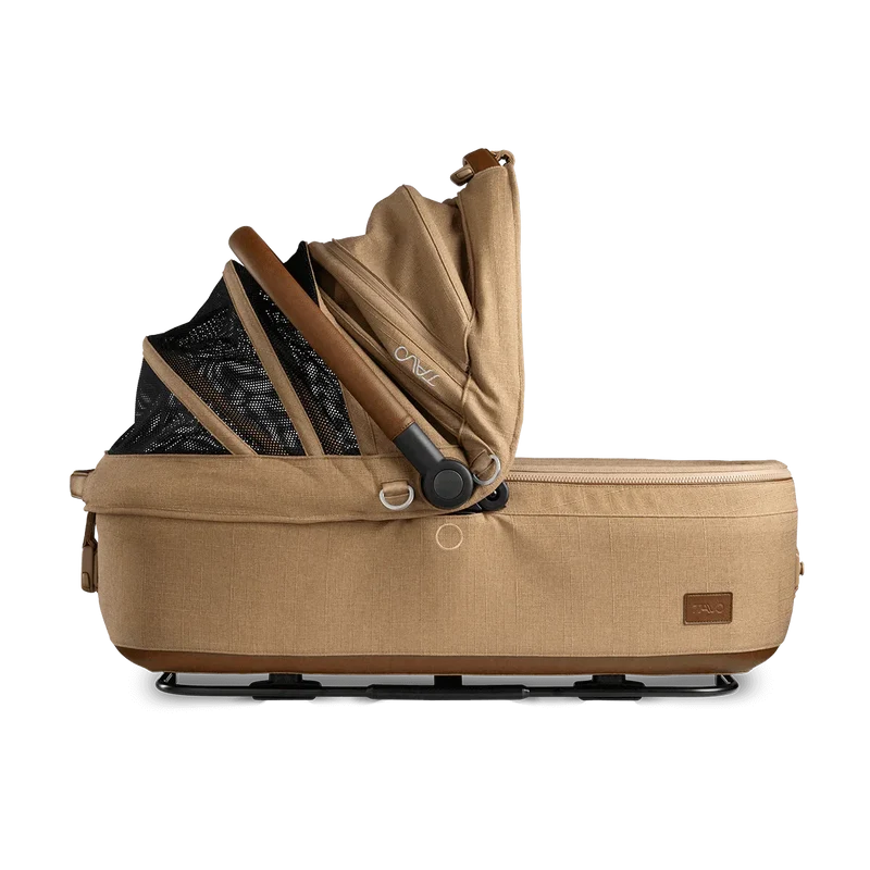 Isofix Autositz & Transportbox Maeve™ Medium Rigid von Tavo für Hunde bis 13.6 kg | GREENGUARD-Gold-Zertifizierung | Farbe: Sable