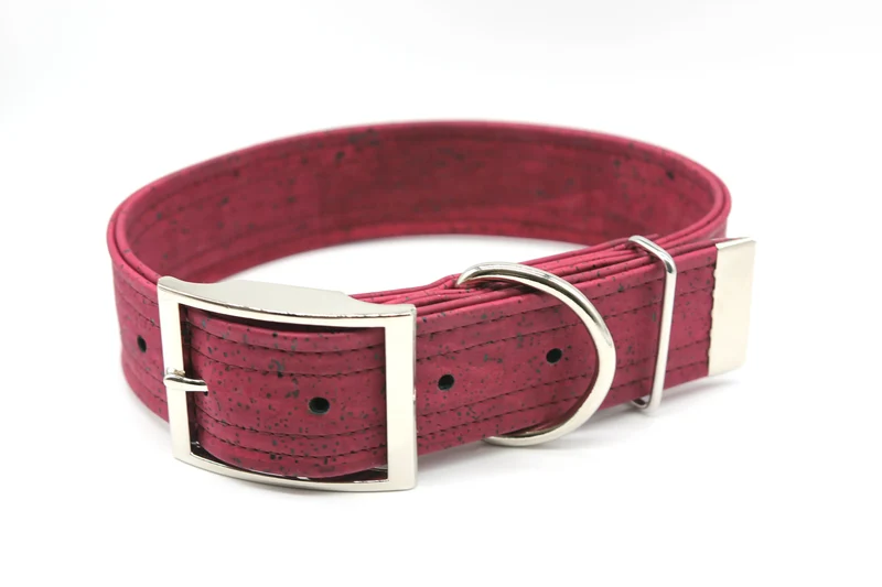 Hundehalsband mit Dornschnalle | Korkleder | Robust & Vegan | Dunkelrot/Silber