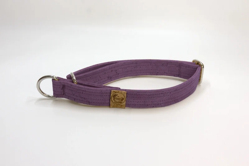 Zugstopp Halsband | Korkleder | Robust & Vegan | Flieder | Beschläge wählbar