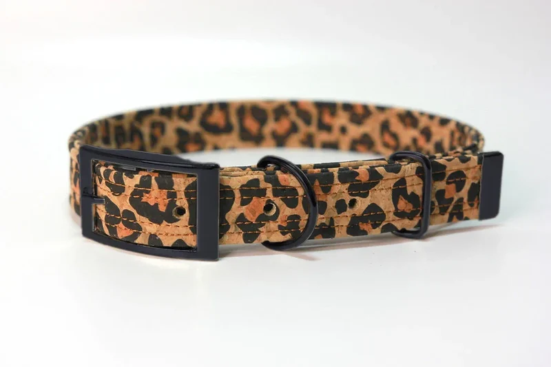 Hundehalsband mit Dornschnalle | Korkleder | Robust & Vegan | Leo/Schwarz