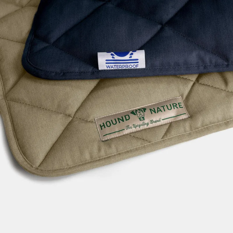 Öko Wendedecke Davos von HOUND&NATURE | Wasserfest & recycelte Materialien | Oeko-Tex® Standard 100 | Taupe-blau