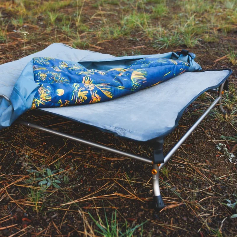 Ruffwear Mt. EverRest Insulated Dog Cot Cover – Wärmeisolierender Bezug für das Hundebett mit Windschutz und Premium-Komfort