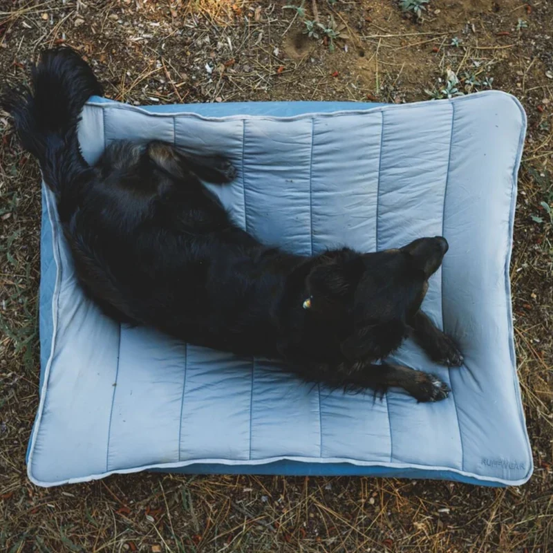 Ruffwear Mt. EverRest Insulated Dog Cot Cover – Wärmeisolierender Bezug für das Hundebett mit Windschutz und Premium-Komfort
