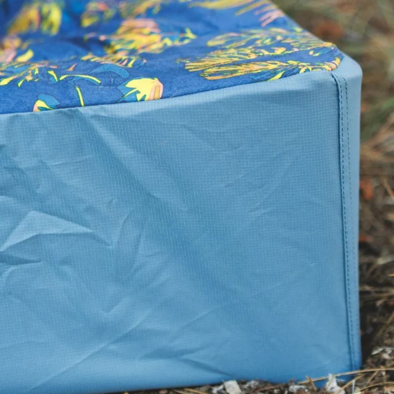 Ruffwear Mt. EverRest Insulated Dog Cot Cover – Wärmeisolierender Bezug für das Hundebett mit Windschutz und Premium-Komfort