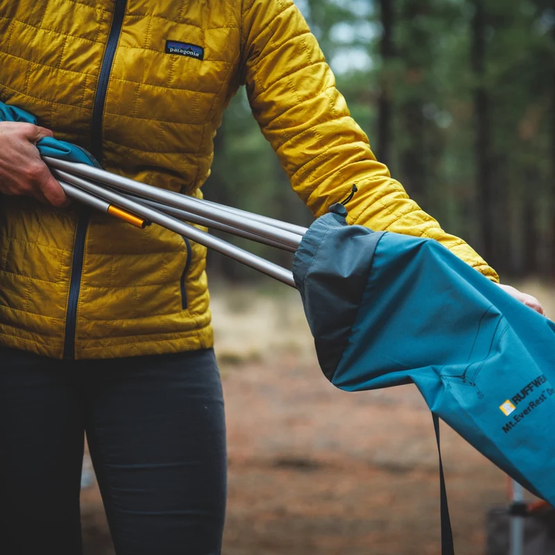 Ruffwear Mt. EverRest Hundebett – Erhöhtes, tragbares Premium-Hundebett für Zuhause, Camping und unterwegs