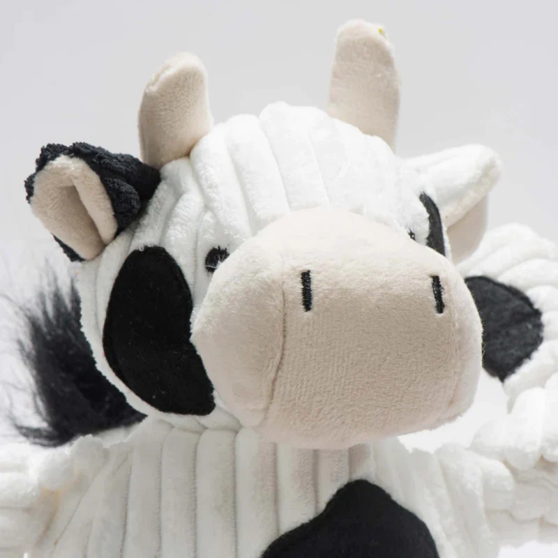 HuggleHounds Dottie Cow Knottie – Robustes Plüschspielzeug mit Quietscher für intensive Kausessions & aktiven Spielspaß