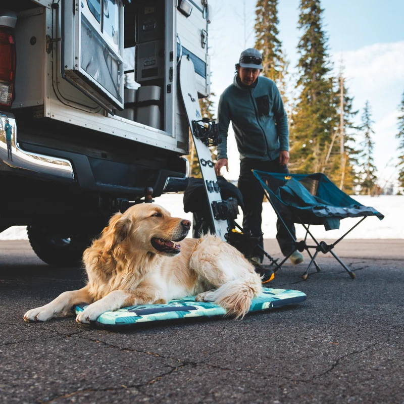 Ruffwear Basecamp Bed – Robustes Outdoor-Hundebett für Abenteurer, Camper & Reisen | Wasserabweisend, Leicht & Maschinenwaschbar