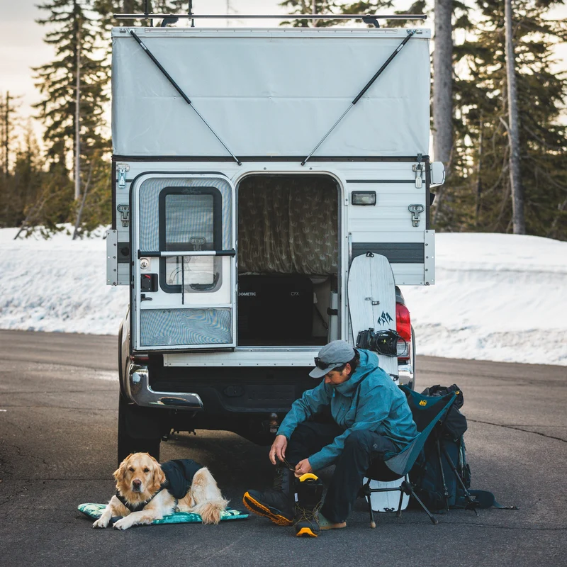 Ruffwear Basecamp Bed – Robustes Outdoor-Hundebett für Abenteurer, Camper & Reisen | Wasserabweisend, Leicht & Maschinenwaschbar