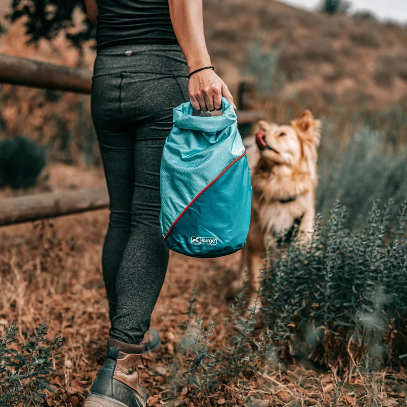Kurgo Kibble Carrier – Auslaufsicherer Hundefutterbehälter für unterwegs | Perfekt für Reisen, Wandern & Outdoor-Abenteuer mit Hund
