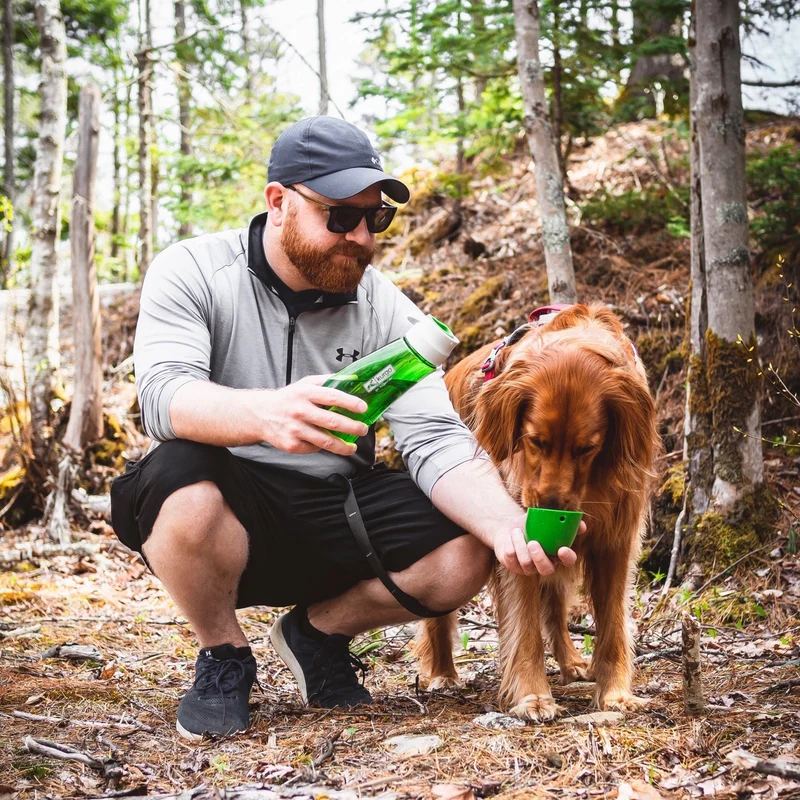 Kurgo Gourd Hundetrinkflasche mit Napf - 2-in-1 Trinkflasche für unterwegs