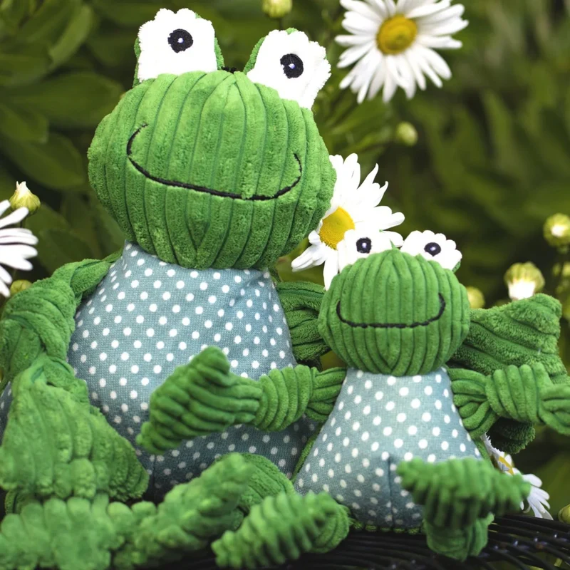 HuggleHounds Fergie Frog Knottie – Strapazierfähiges Plüsch-Hundespielzeug mit Quietscher für langanhaltenden Spielspaß