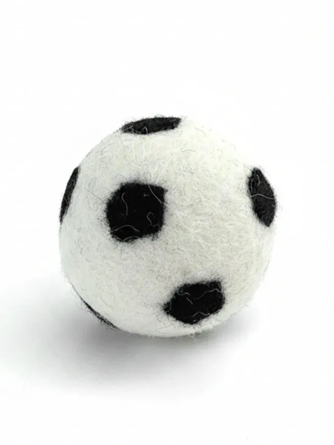 BUDDY. Hundespielzeug Fussball aus Wolle - ideal für Welpen und Senioren