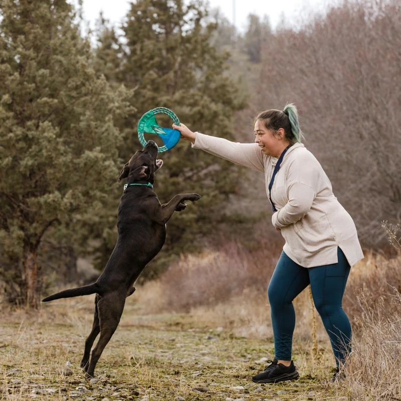 Ruffwear Pacific Ring – Schwimmfähiges Apportierspielzeug für Wasserspaß & Zahnschonendes Training