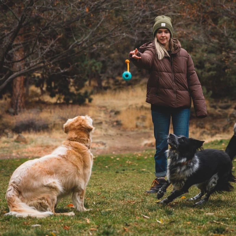 Ruffwear Huck-a-Cone – Robustes Apportierspielzeug für aktive Hunde aus Naturgummi