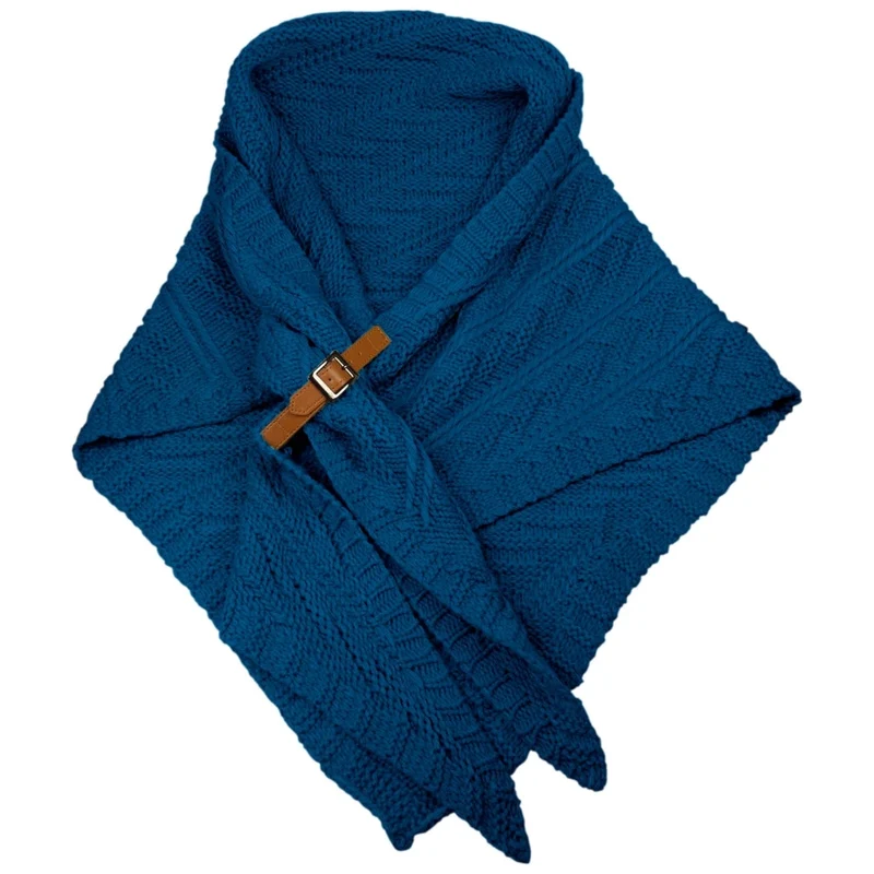 LOT 83 | Dreieckiger Strickschal Fleur