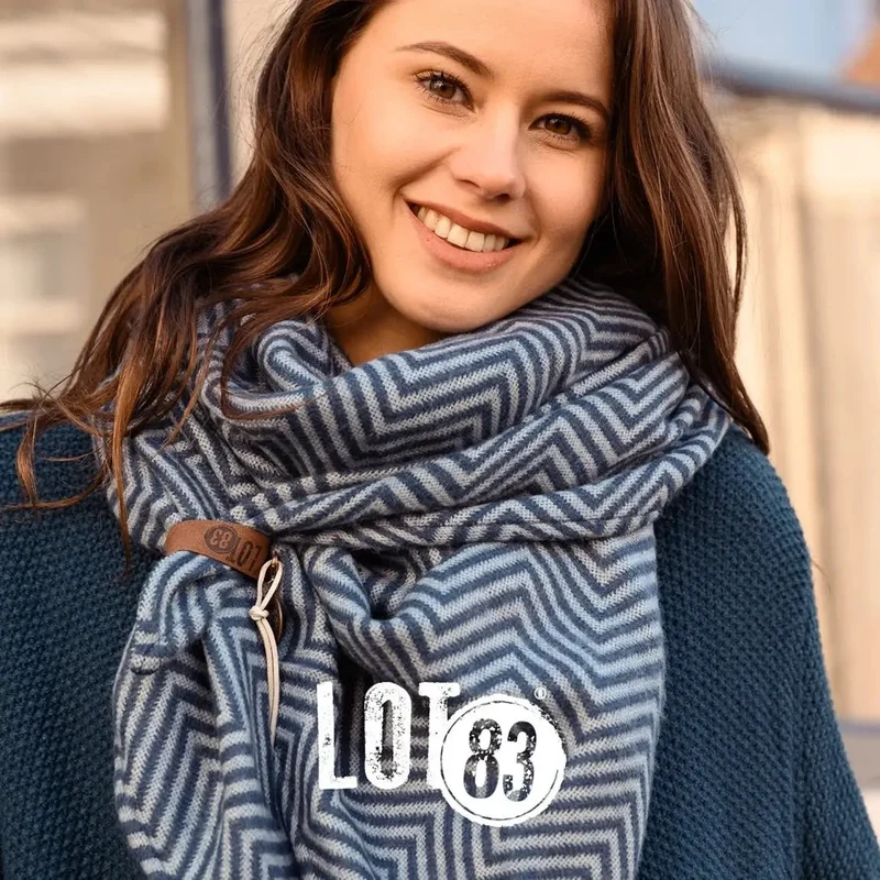 LOT 83 | Dreieckstuch Saar