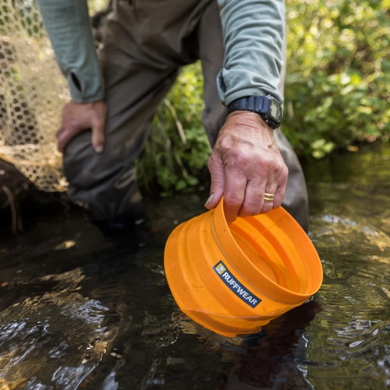 Ruffwear Bivy Bowl – Faltbarer, wasserdichter Hundenapf für Outdoor-Abenteuer, Wandern & Reisen | Platzsparend & Auslaufsicher