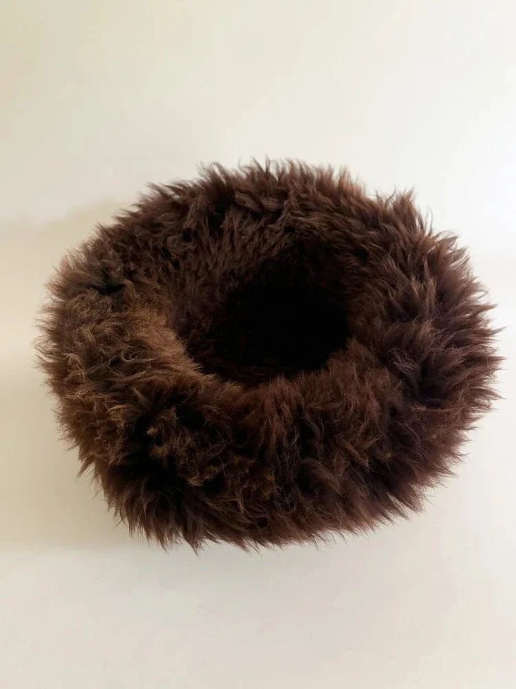 Helen Wells | Hundebett Schafwolle