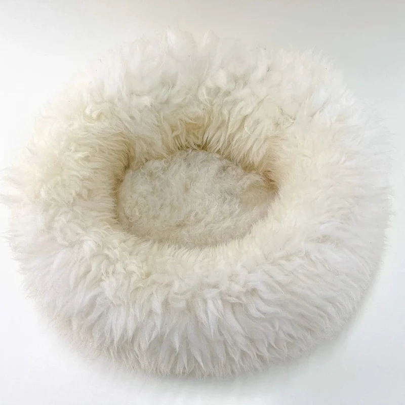 Helen Wells | Hundebett Schafwolle
